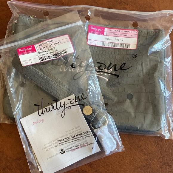 Thirty-one Rubie Mini w/ matching Wristlet in grey croc (embroidered Thirty-one) - Picture 2 of 5